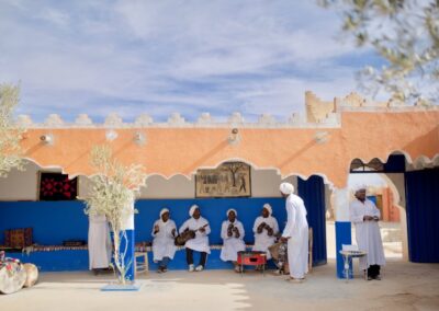 Berber spielen traditionelle Musik zusammen
